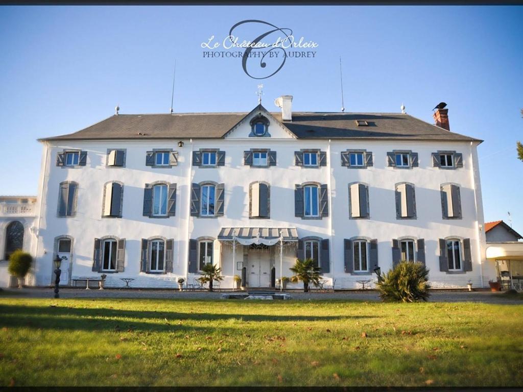 Le Chateau D'Orleix Bagian luar foto